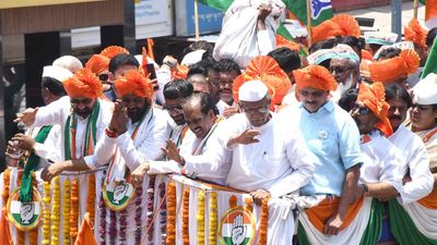 Vinod Asuti files nomination papers, takes out roadshow in Dharwad