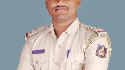 Police Sub-Inspector clears UPSC exam in Kannada