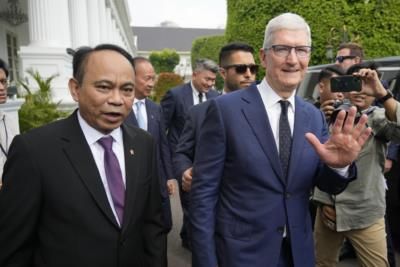 Apple CEO Tim Cook Considers Manufacturing In Indonesia