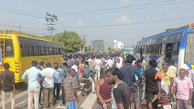Six-year-old boy crushed to death under private college bus in Tiruchengodu, local residents stage protest