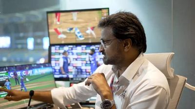 Watch: Match referee Javagal Srinath and umpire Nitin Menon explain 'Smart Replay System' in IPL