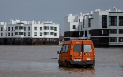 Russia's Kurgan Floods Reach Dangerous Water Levels