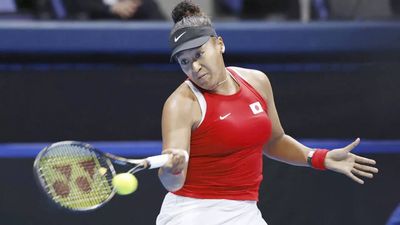 Naomi Osaka beaten in first round in Rouen on clay return