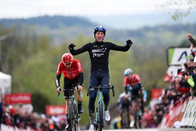 Stevie Williams becomes first Brit to win men's La Flèche Wallonne