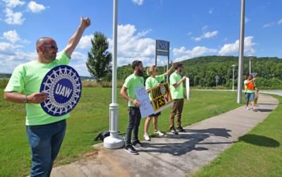 Volkswagen Tennessee Plant Workers Vote On UAW Membership
