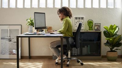 How to sit properly in an office chair