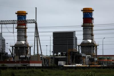Oil Stabilizes After Sharp Drop, Easing Middle East Tension Concerns