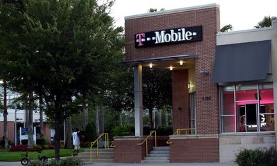 US man returns from Europe to $143,000 T-Mobile bill for using phone overseas