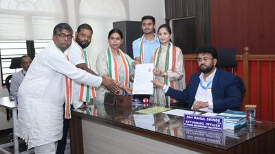 Priyanka Jarkiholi files her nomination papers