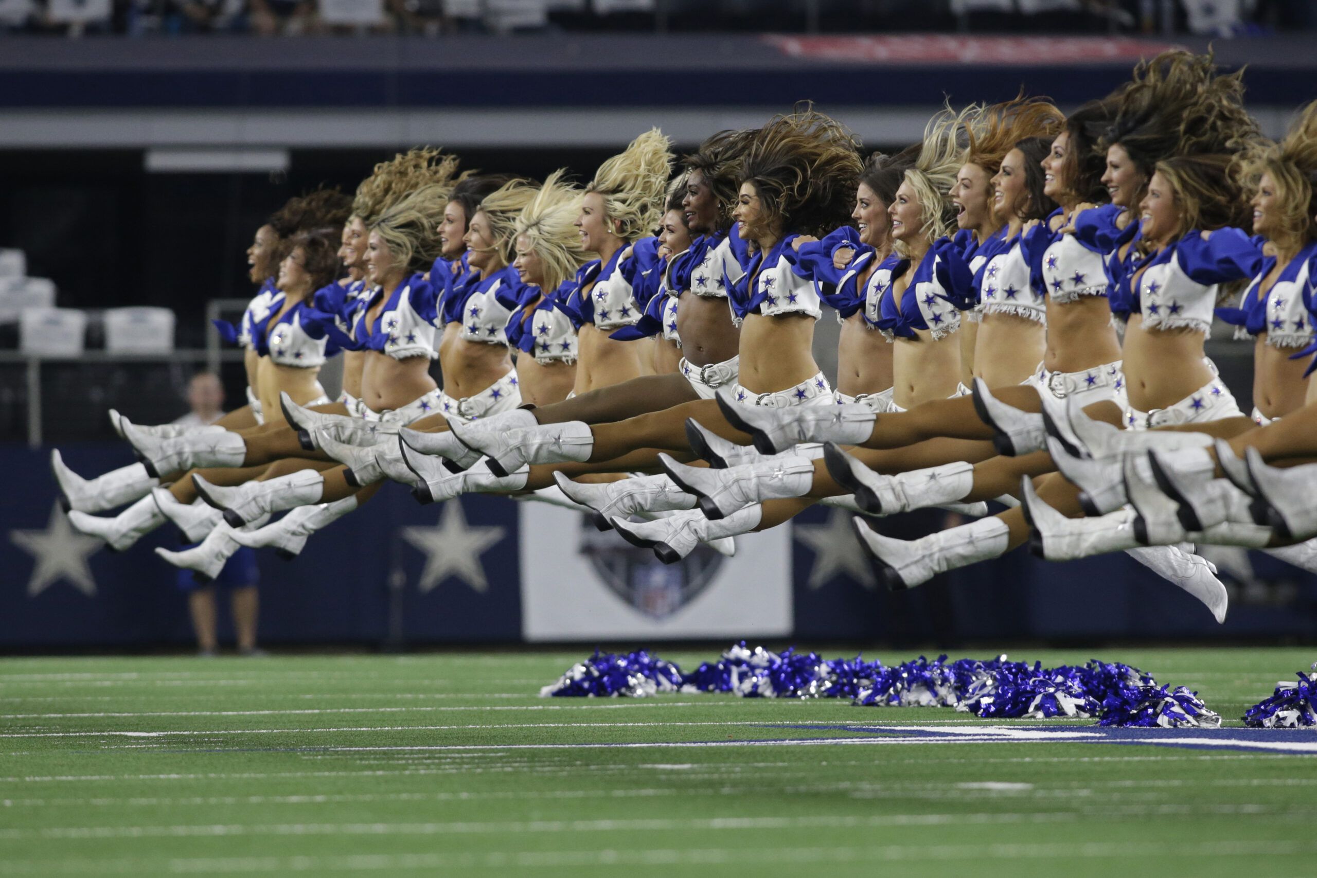 Netflix announces Dallas Cowboys Cheerleaders show