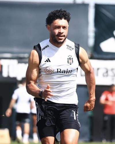 Alex Oxlade-Chamberlain: A Glimpse Into Training Excellence