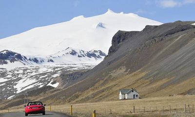 Bid to secure spot for glacier in Icelandic presidential race heats up