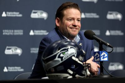 Seahawks GM John Schneider talks about ‘Picturegate’ at the VMAC
