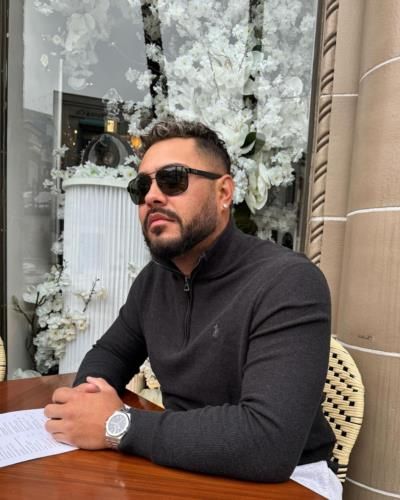 Omar Narváez Showcases Fashion-Forward Style In Latest Snapshot