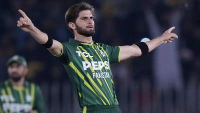 Shaheen Afridi, Mohammad Amir star as Pakistan dismiss New Zealand for just 90