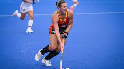 Mariah Williams strikes late to earn win for Hockeyroos