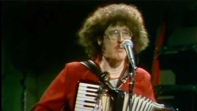 "If you're in my band you can't have too much of a sense of dignity": The surreal moment America caught its first sight of "Weird Al" Yankovic