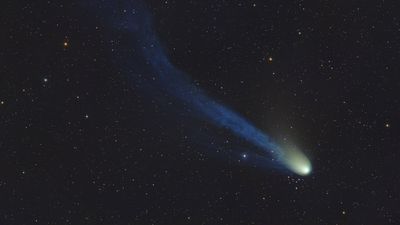 'Devil Comet' 12P/Pons-Brooks reaches peak brightness tonight. Here's how to see it