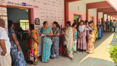Low turnout in Manapparai, Vedasandur pulls down overall poll percentage of Karur LS constituency