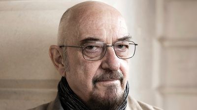 "Somebody has to be the kind of songwriter who doesn’t give a shit if he gets called pretentious." Ian Anderson on the inspiration behind Jethro Tull's RökFlöte