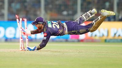 Watch: Wicket-keeper Phil Salt's acrobatic last-ball effort that led KKR to 1-run victory