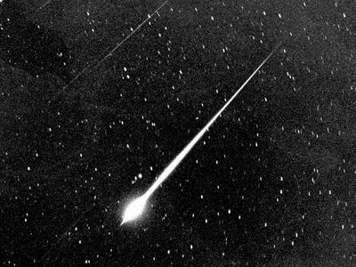 The Lyrids meteor shower is peaking. Here's how to enjoy it with a bright moon