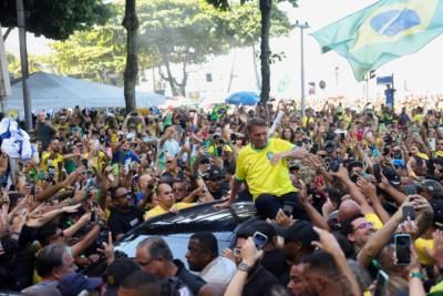 Bolsonaro Energizes Supporters In Rio Rally