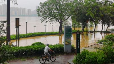 Tens of thousands evacuated as storm batters south China