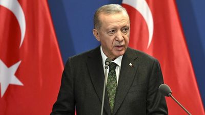 Turkey's Erdogan targets support against Kurdish rebels during Iraq trip