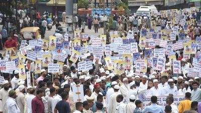 Neha Hiremath murder | Muslim outfits observe bandh in Hubballi-Dharwad in solidarity with victim’s family