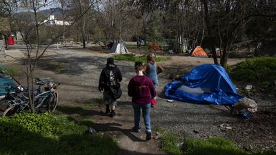 Supreme Court appears to side with an Oregon city's crackdown on homelessness