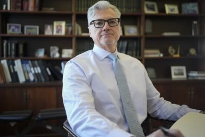 Judge Emphasizes Importance Of Jurors' Life Experiences In Court