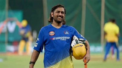 MS Dhoni is happy, enjoying his cricket: Mike Hussey