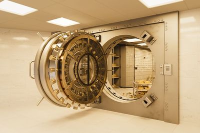 The 11 Best Things to Keep in a Safe Deposit Box
