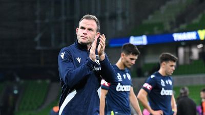 Victory great Leigh Broxham to retire at season's end