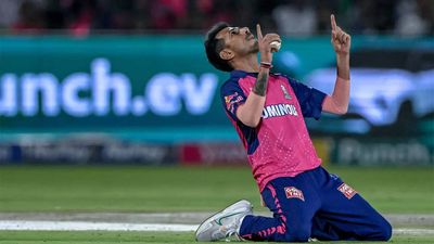 Watch: 'Mere ko peechhe chhor diya kyuki...' - Amit Mishra's cheeky congratulatory message to Yuzvendra Chahal