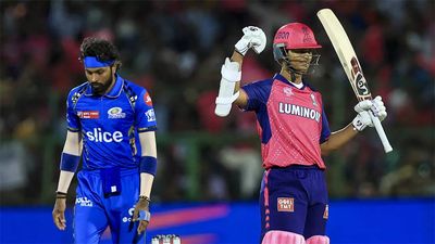 'Can't you score against others?': Sunil Gavaskar's cheeky query to 'Mumbai boy' Yashasvi Jaiswal