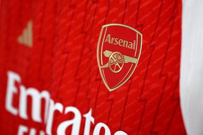 Arsenal to ditch their badge, in dramatic kit redesign