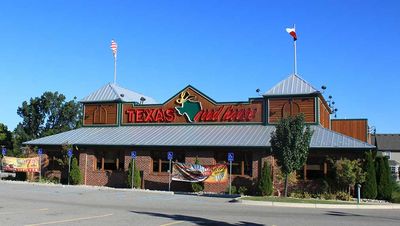 Texas Roadhouse: Restaurant Leader Nears Buy Point In Stock Market Correction
