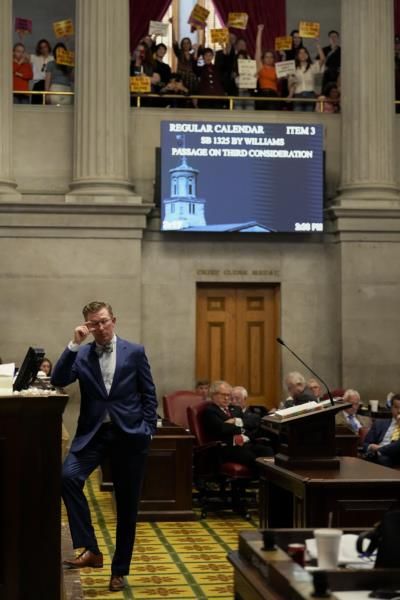Tennessee House Passes Bill Allowing Teachers To Carry Guns