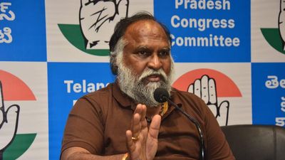 Jagga Reddy commends Rajiv Gandhi’s visionary leadership amidst Opposition criticism