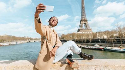 Five Ways to Save Big On Your Phone Bill When Traveling Abroad
