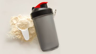 Isolate, whey, casein: which protein powder is best for building muscle?