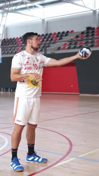 Alex Dujshebaev: Handball Star Shines With Agility And Precision