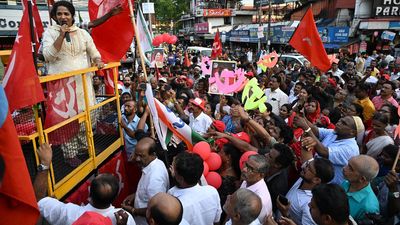 Boisterous finale for Lok Sabha poll campaign in Ernakulam