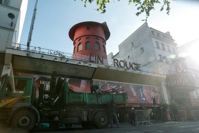 Blades Of Paris Landmark Moulin Rouge Windmill Collapse