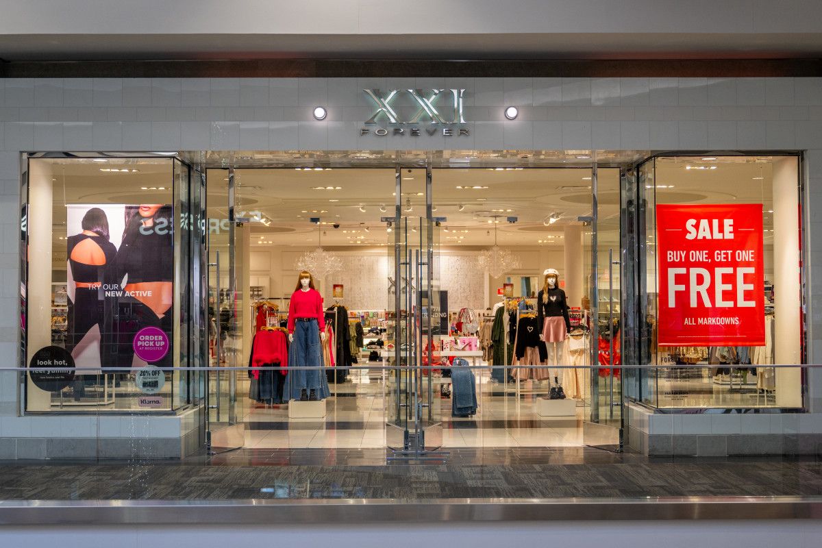 Bankrupt mall retailer back from dead with cheap,…