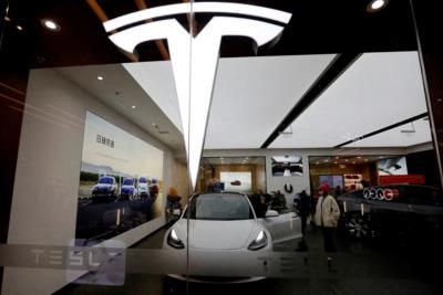 Former Tesla Exec Sells Shares Worth 1.5 Million