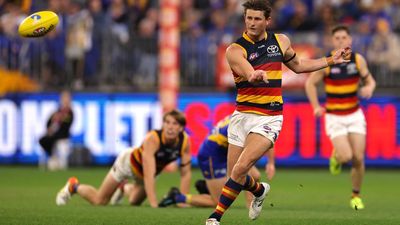 Crows look to go full steam ahead against winless Roos