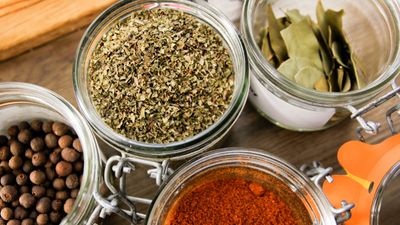 Spices to deter common garden pests – 3 natural repellents for the backyard